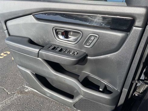 Certified 2025 Honda Pilot EX-L image 10