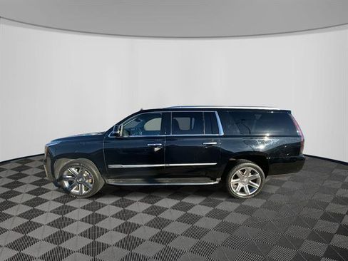 Used 2017 Cadillac Escalade ESV Luxury image 8