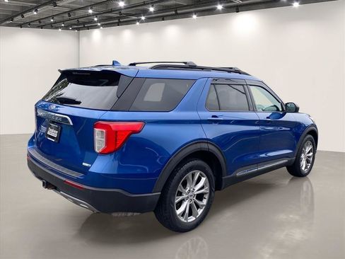 Used 2020 Ford Explorer XLT w/ Equipment Group 202A AWD/4WD image 7