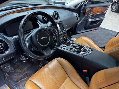 Used 2016 Jaguar XJ R-Sport image 30