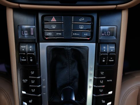 Used 2021 Porsche Macan S image 46