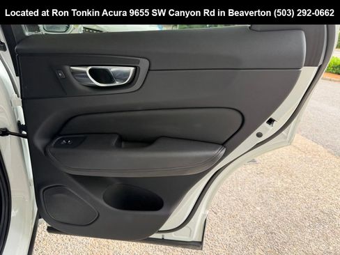 Used 2022 Volvo XC60 B5 Momentum w/ Advanced Package AWD/4WD image 29