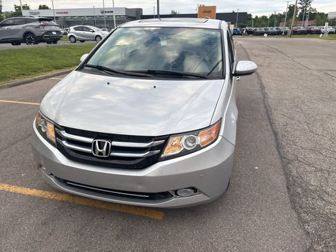 Used 2015 Honda Odyssey Touring image 16