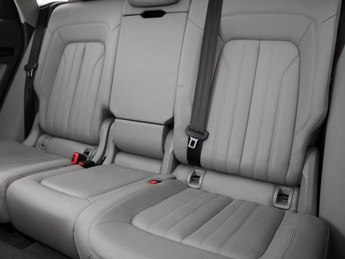 Used 2019 Audi Q5 2.0T Premium Plus w/ Premium Plus Package image 9