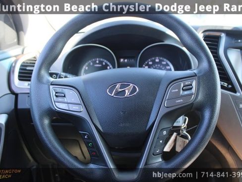 Used 2018 Hyundai Santa Fe SE image 14