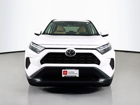 Used 2025 Toyota RAV4 XLE AWD/4WD image 2