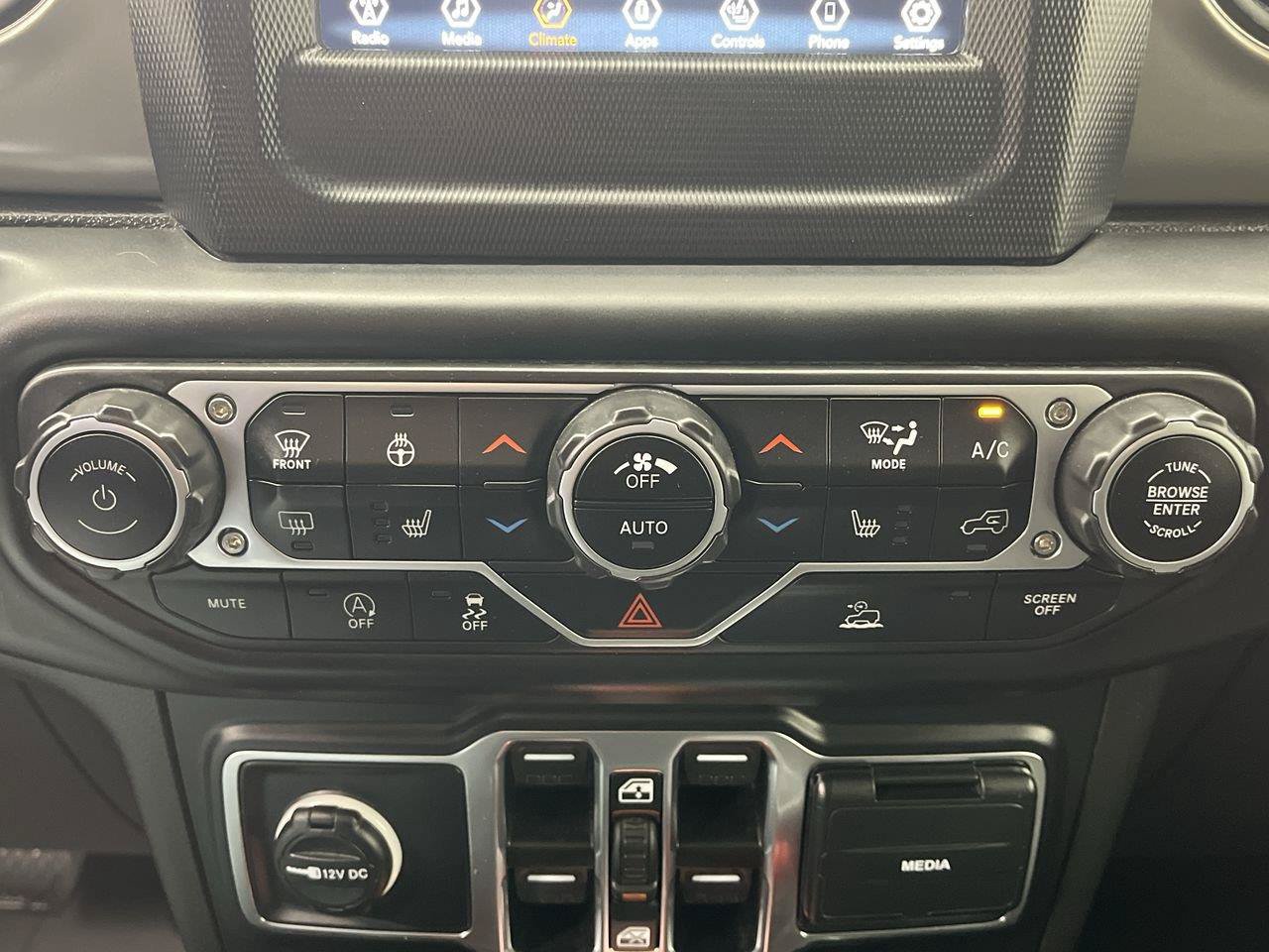 Used 2023 Jeep Wrangler Unlimited Sport AWD/4WD image 18
