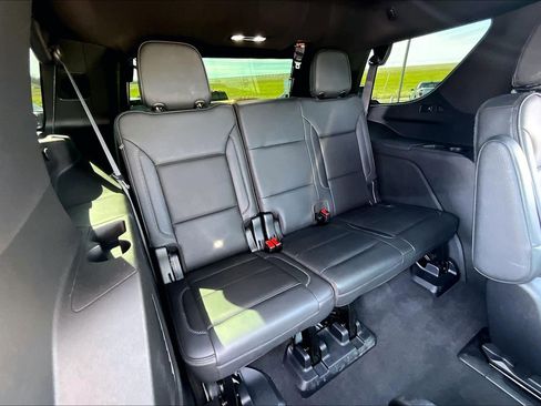 Used 2021 GMC Yukon Denali w/ Denali Premium Package image 30