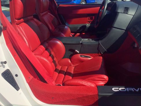 Used 1991 Chevrolet Corvette Coupe image 14