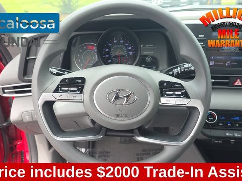 Used 2022 Hyundai Elantra SEL FWD image 16