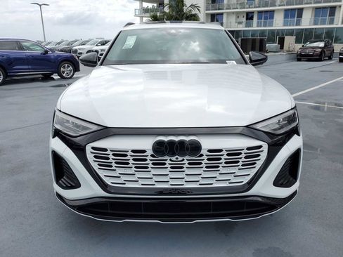Certified 2024 Audi Q8 e-tron Prestige w/ Prestige Package AWD/4WD image 9