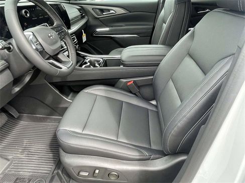 New 2026 Chevrolet Traverse LT w/ Midnight/Sport Edition image 7