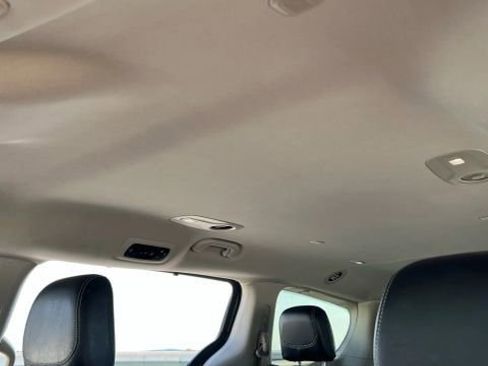 Used 2020 Chrysler Voyager Lxi image 98