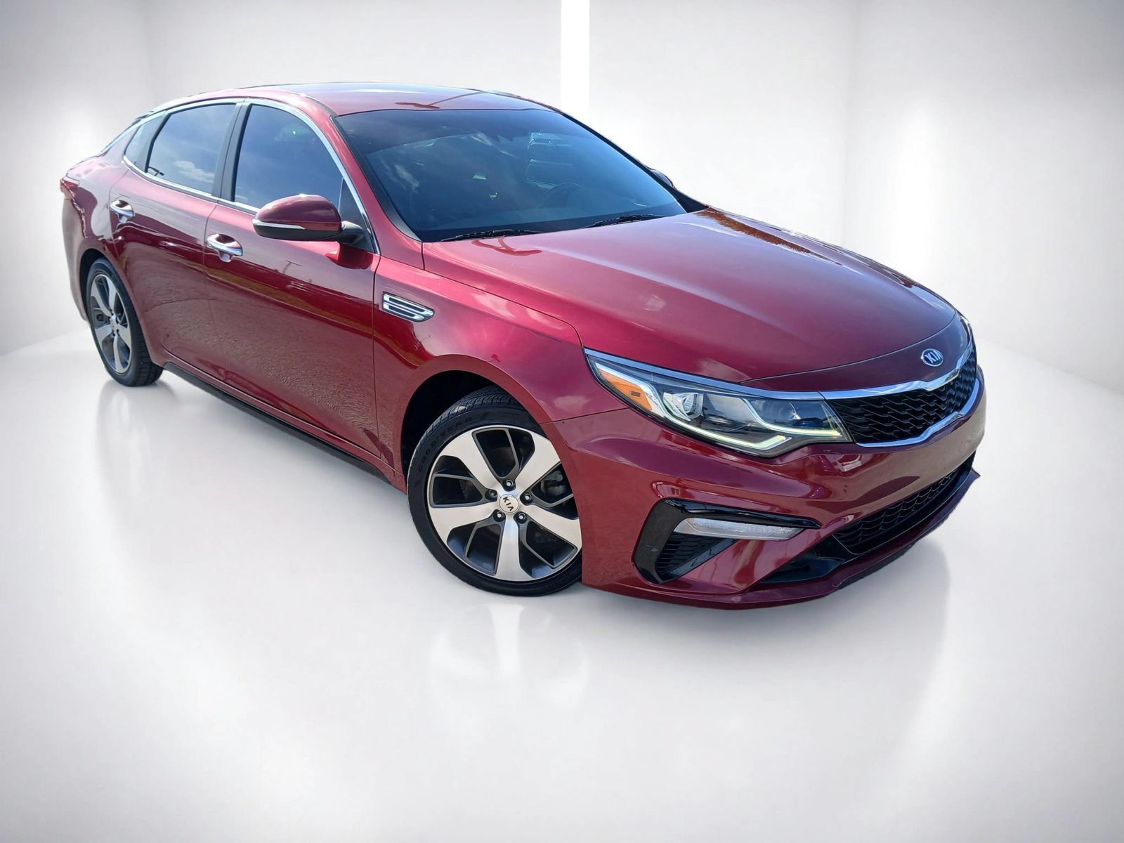 Used 2020 Kia Optima S FWD image 3