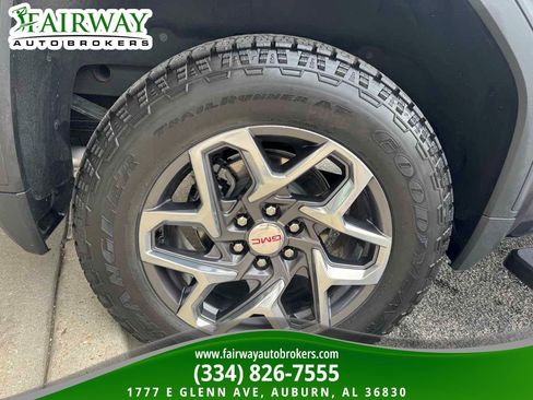 Used 2023 GMC Sierra 1500 SLT w/ SLT Premium Package image 34