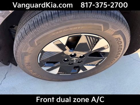 Certified 2026 Kia Carnival LXS FWD image 9