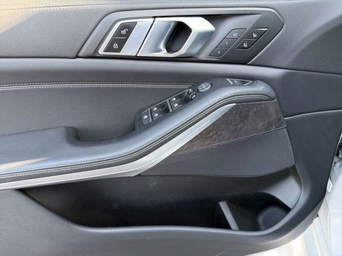 Used 2022 BMW X5 sDrive40i w/ M Sport Package image 13