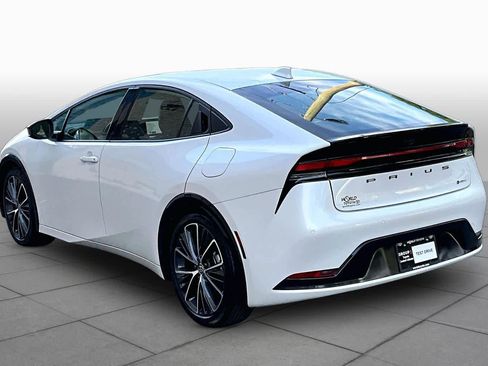 Used 2025 Toyota Prius XLE FWD image 12