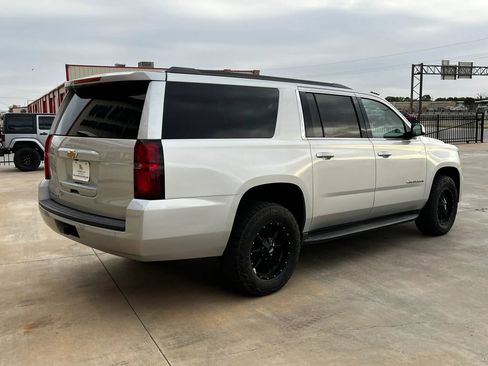 Used 2019 Chevrolet Suburban LT AWD/4WD image 6