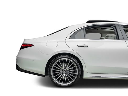 Used 2023 Mercedes-Benz S 580 4MATIC Sedan w/ AMG Line image 28