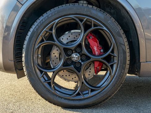 Used 2022 Alfa Romeo Stelvio Quadrifoglio w/ Active Assist Plus Package image 15