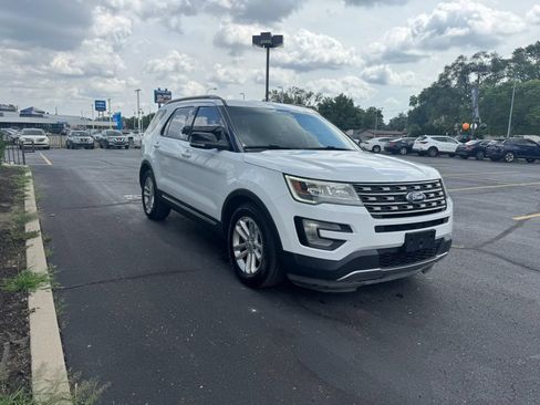 Used 2016 Ford Explorer XLT FWD image 5