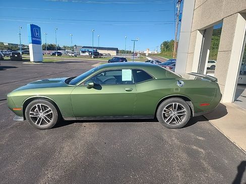 Used 2019 Dodge Challenger GT w/ Driver Convenience Group image 8