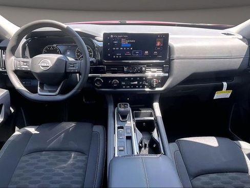 New 2026 Nissan Pathfinder SV w/ SV Premium Package FWD image 5