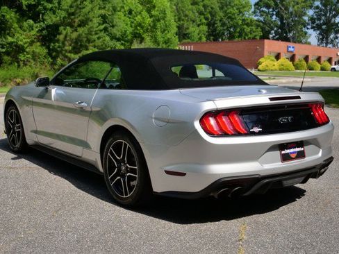 Used 2018 Ford Mustang GT Premium RWD image 7