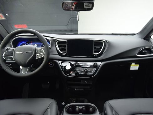 New 2026 Chrysler Voyager LX image 35