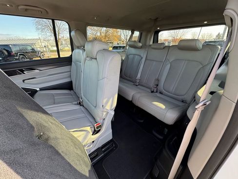 Used 2024 Jeep Wagoneer L Series II w/ Flexible Seating Group image 23