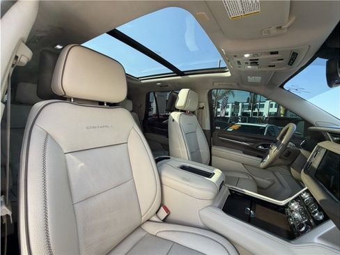 Used 2021 GMC Yukon Denali w/ Denali Premium Package AWD/4WD image 44