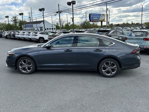 Used 2023 Honda Accord EX image 5