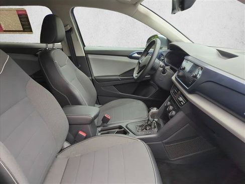 Used 2023 Volkswagen Taos SE FWD image 21