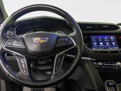 Used 2020 Cadillac XT5 Premium Luxury w/ LPO, Floor Liner Package AWD/4WD image 30
