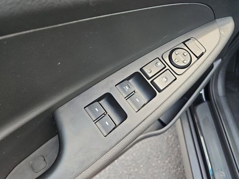 Used 2017 Hyundai Tucson SE image 9