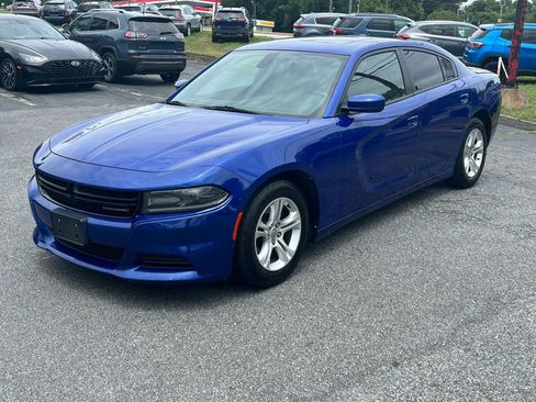 Used 2020 Dodge Charger SXT w/ Leather Interior Group RWD image 2