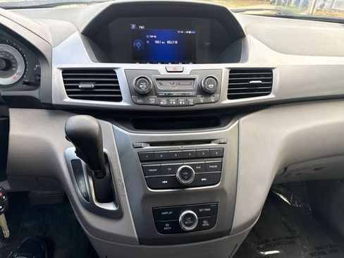 Used 2014 Honda Odyssey LX image 24