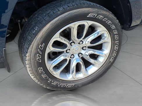 Used 2023 RAM 1500 Laramie AWD/4WD image 5