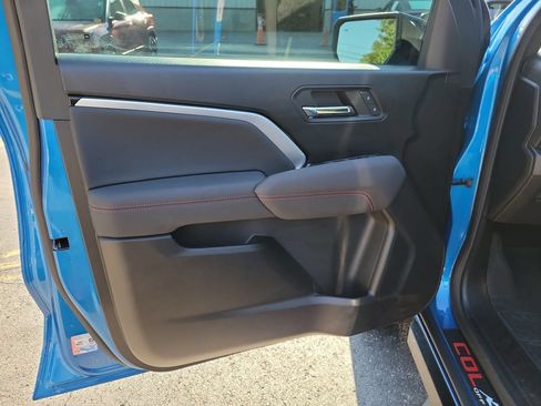 Used 2024 Chevrolet Colorado Z71 w/ Z71 Convenience Package 2 AWD/4WD image 21