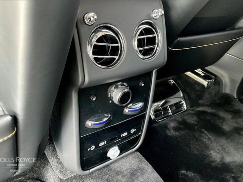 Certified 2025 Rolls-Royce Cullinan Black Badge image 30