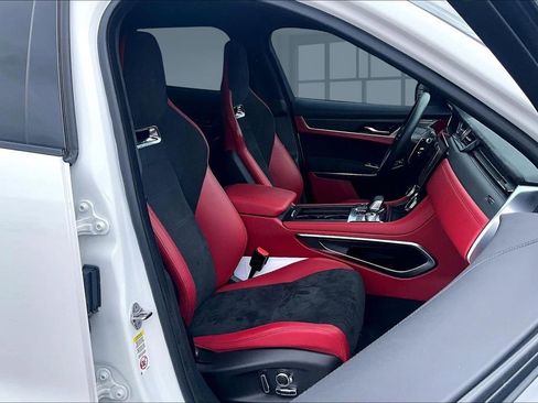 Used 2024 Jaguar F-PACE SVR image 7