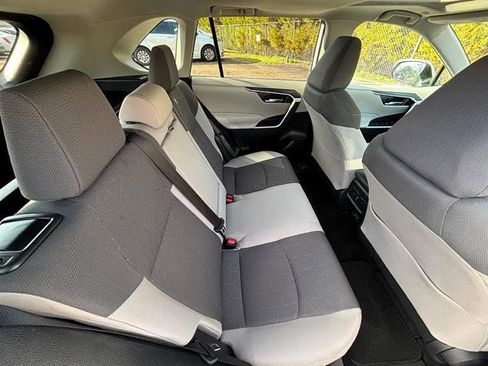 Used 2025 Toyota RAV4 XLE w/ Convenience Package image 44