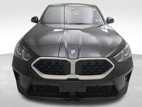 Used 2025 BMW X2 xDrive28i w/ M Sport Package AWD/4WD image 3