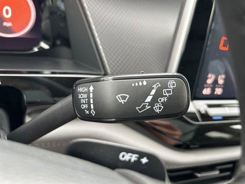 Used 2025 Volkswagen Atlas Peak Edition SE image 24