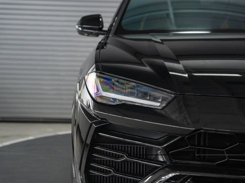 Used 2022 Lamborghini Urus AWD/4WD image 10