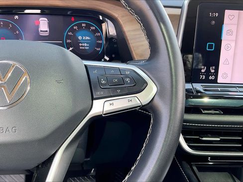 Used 2024 Volkswagen Atlas SE image 26