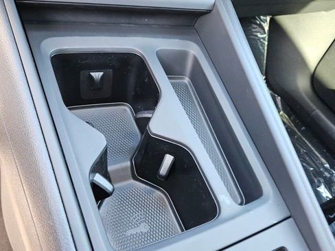 New 2026 Volkswagen Tiguan SE image 22