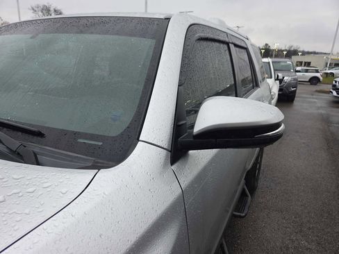 Used 2018 Toyota 4Runner SR5 Premium image 12