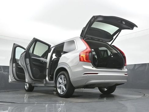 Used 2023 Volvo XC90 B5 Core image 54